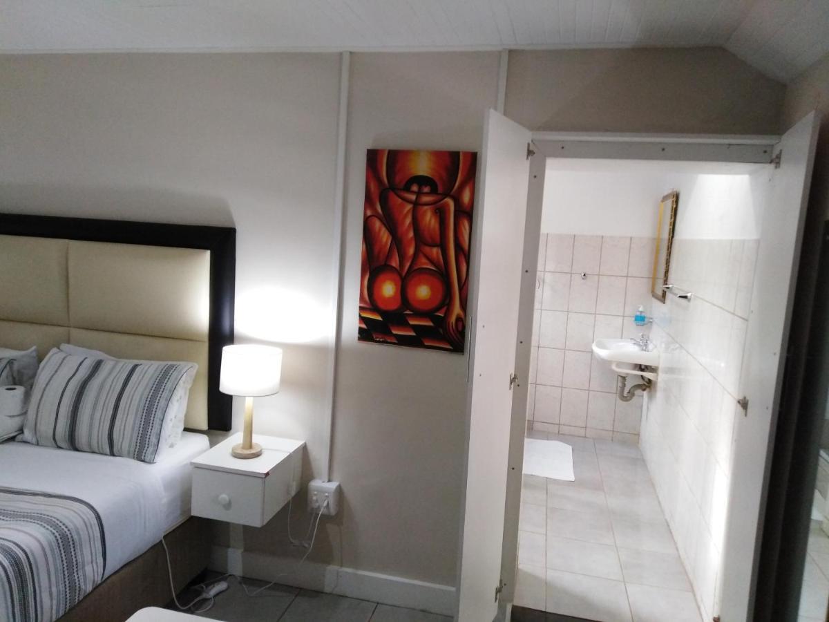 The Monument Guesthouse ポート・エリザベス エクステリア 写真