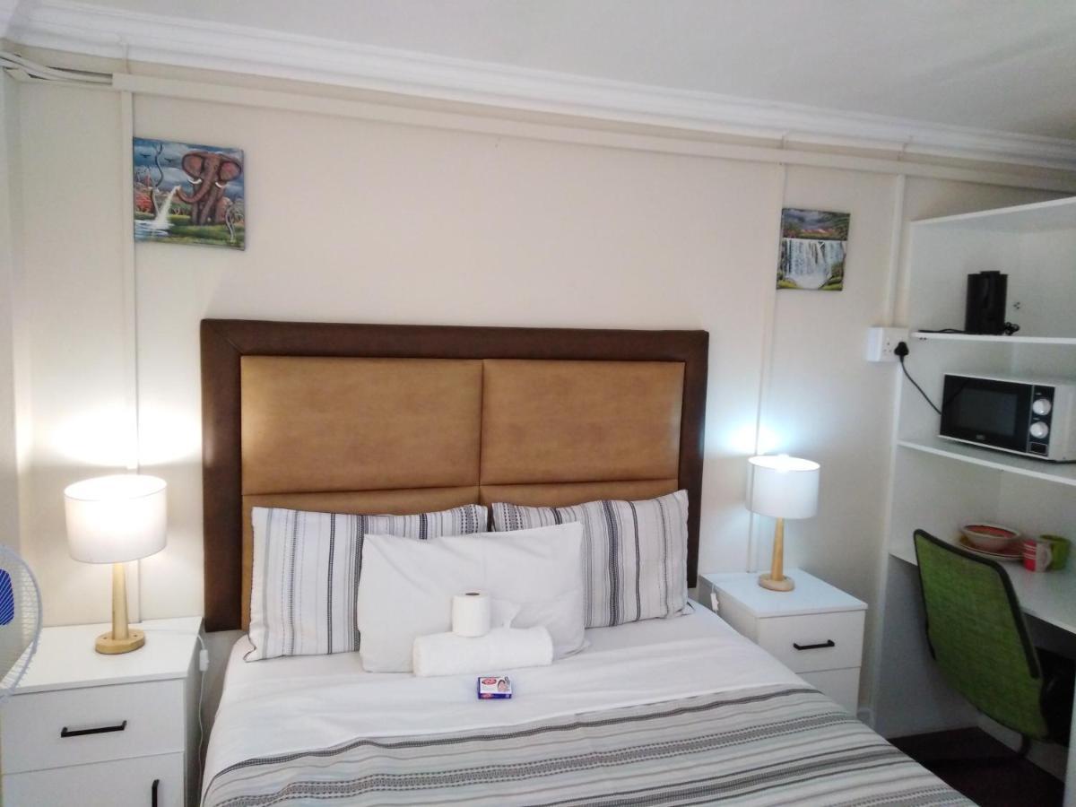 The Monument Guesthouse ポート・エリザベス エクステリア 写真